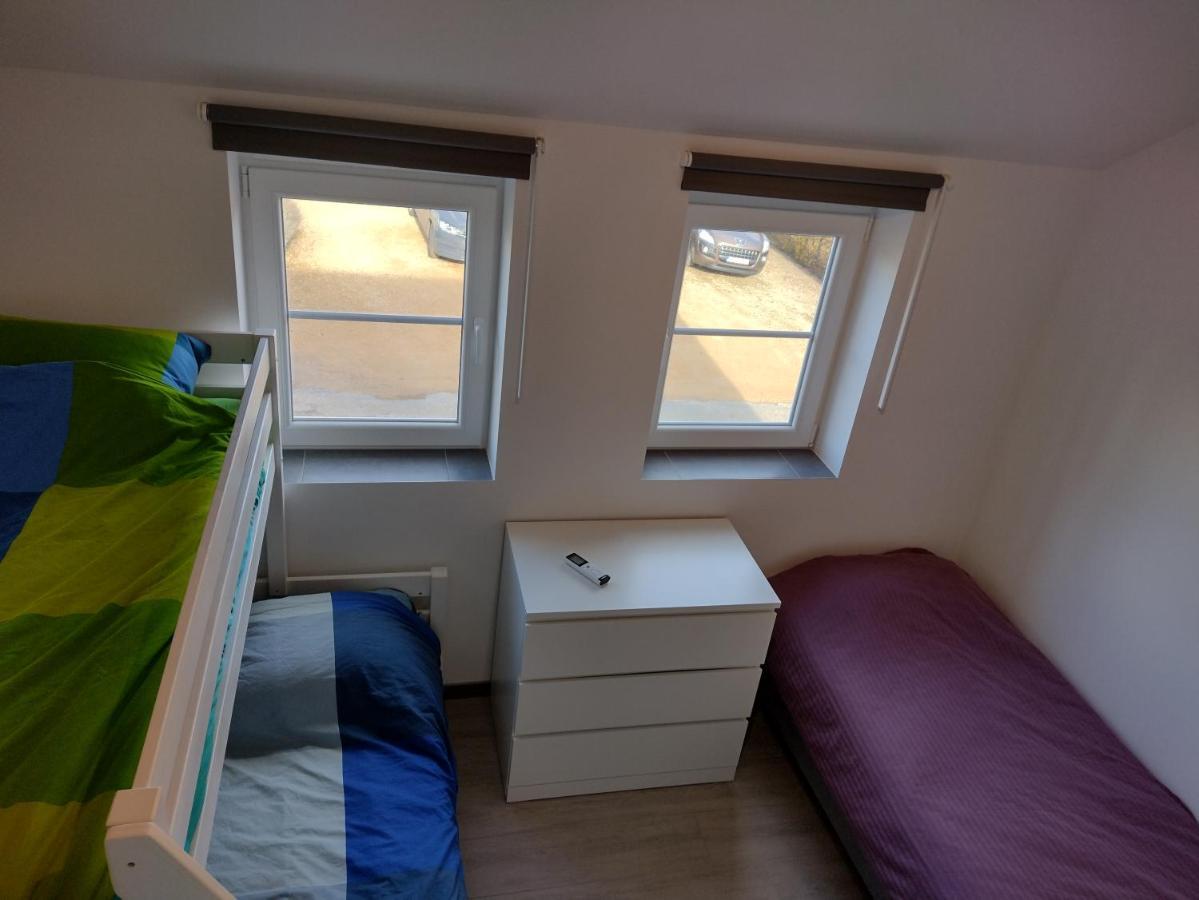 Huis Met Zonneterras, Tuin En Panoramisch Uitzicht Wellin Exterior photo